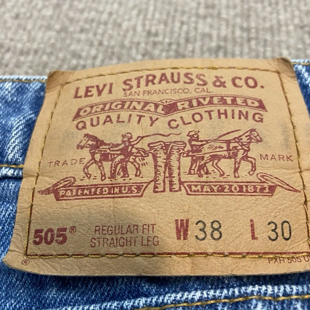 Vtg Levis Jeans Mens 38 Fits 37x30 Blue 505 Denim Y2K Distressed Straight 90s